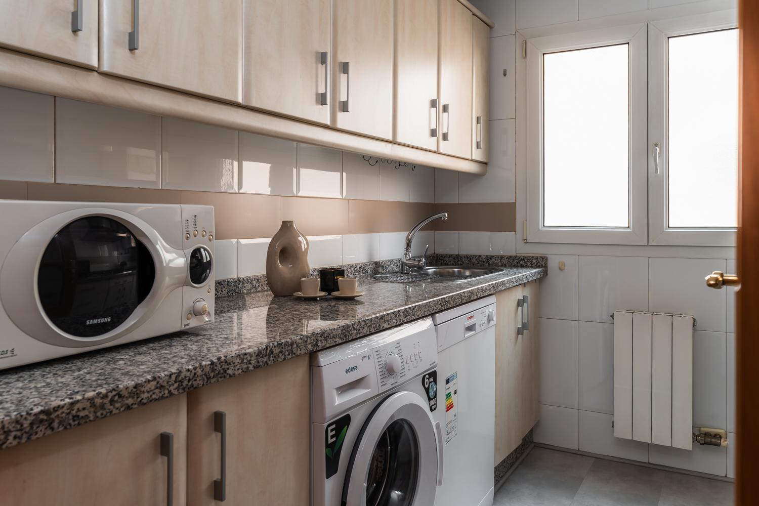 Tuguest Station With Parking Apartment Granada Luaran gambar