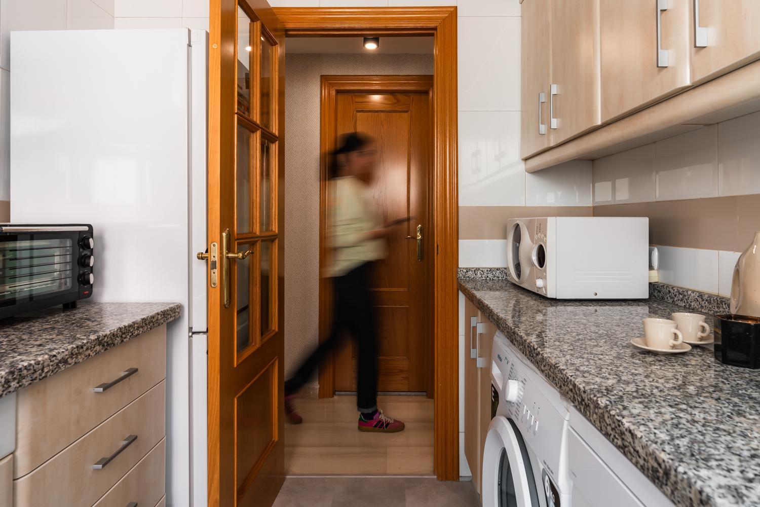 Tuguest Station With Parking Apartment Granada Luaran gambar